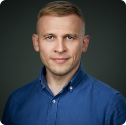 ДМИТРИЙ ПОМАЗЁНКОВ